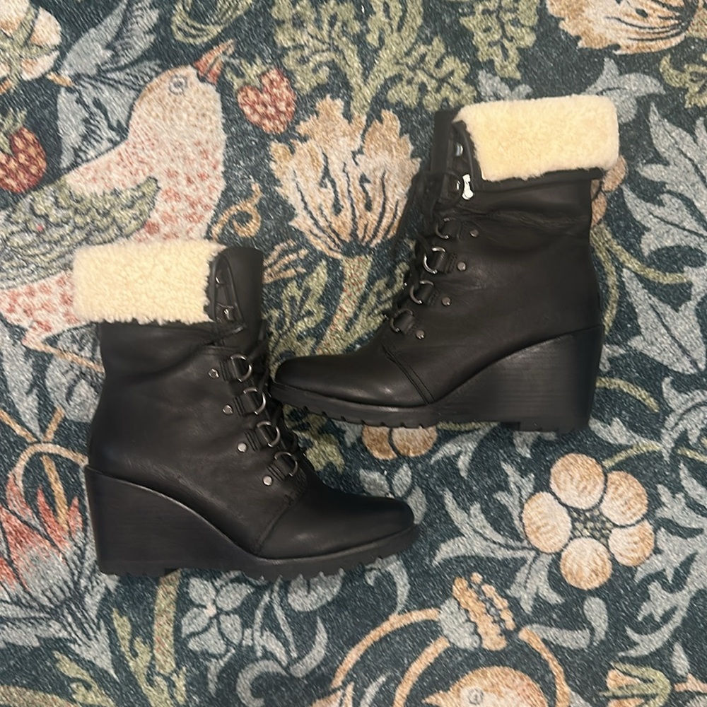 Sorel Women's After Hours Lace Shearling High-Top Nubuck Boots Black 9.5 8.5